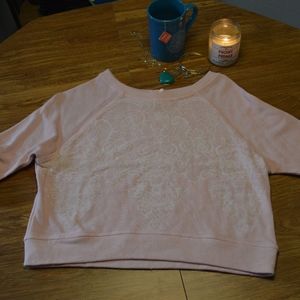 Cropped sweatshirt with lace print motif- like new
